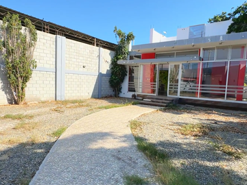 CASA EN VENTA 933 m2 - Carretera Chiclayo - Pimentel