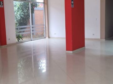 CASA EN VENTA 933 m2 - Carretera Chiclayo - Pimentel