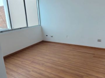 CASA EN VENTA 933 m2 - Carretera Chiclayo - Pimentel