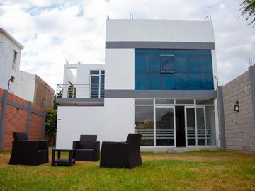 CASA EN VENTA 933 m2 - Carretera Chiclayo - Pimentel