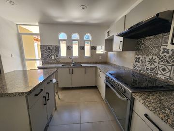 VENTA LINDA CASA EN CONDOMINIO FRENTE A  LA PLAZA GRAND SAN FRANCISCO, TETELPAN