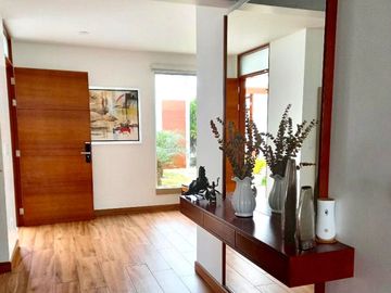 Hermosa Casa Remodelada con Vista al Mar y al Golf – Brisas de Villa, Chorrillos