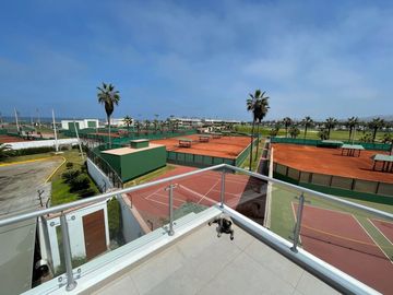 Hermosa Casa Remodelada con Vista al Mar y al Golf – Brisas de Villa, Chorrillos