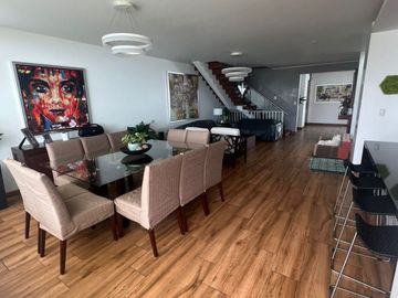 Hermosa Casa Remodelada con Vista al Mar y al Golf – Brisas de Villa, Chorrillos