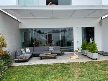 Hermosa Casa Remodelada con Vista al Mar y al Golf – Brisas de Villa, Chorrillos