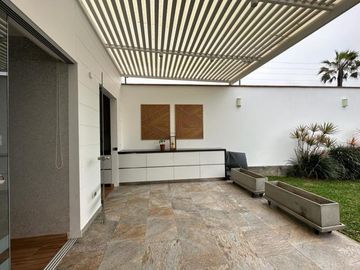 Hermosa Casa Remodelada con Vista al Mar y al Golf – Brisas de Villa, Chorrillos