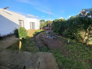LINDA PARCELA CON 2 CASAS EN CONDOMINIO CONSOLIDADO