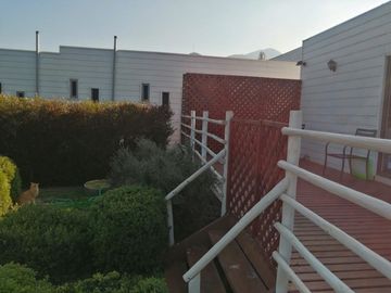 LINDA PARCELA CON 2 CASAS EN CONDOMINIO CONSOLIDADO
