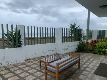 villa de alquiler frente al mar en santa marianita B/L