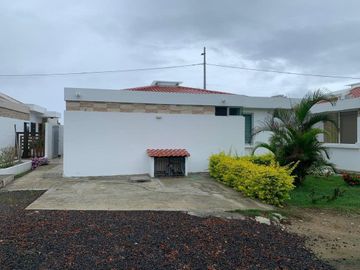 villa de alquiler frente al mar en santa marianita B/L