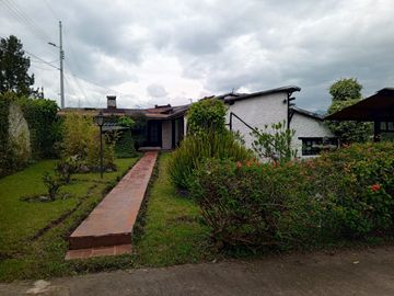 VENTA CASA RUSTICA VALLE DE LOS CHILLOS-ALANGASI  2DOR