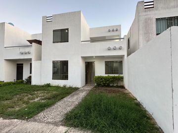 BONITA CASA EN VENTA EN EL FRACCIONAMIENTO LAS AMERICAS