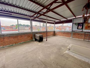 Enorme propiedad de tres niveles en venta. Corregidora Centro de Morelia.