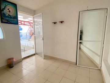 Enorme propiedad de tres niveles en venta. Corregidora Centro de Morelia.