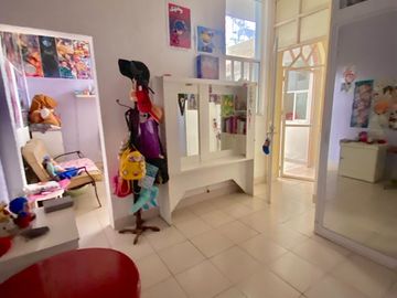 Enorme propiedad de tres niveles en venta. Corregidora Centro de Morelia.
