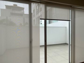 Venta lindo dúplex en primer piso de estreno 3 dormitorios, cada uno con baño.