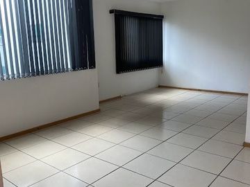 DEPARTAMENTO EN RENTA EN EL MORAL 3 RECAMARAS C/U CON BAÑO