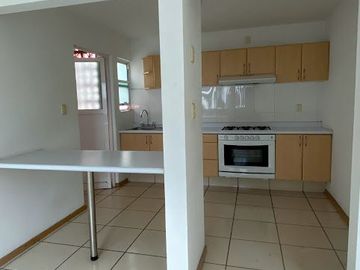 DEPARTAMENTO EN RENTA EN EL MORAL 3 RECAMARAS C/U CON BAÑO