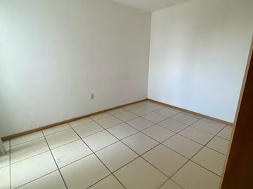 DEPARTAMENTO EN RENTA EN EL MORAL 3 RECAMARAS C/U CON BAÑO