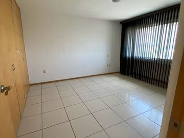 DEPARTAMENTO EN RENTA EN EL MORAL 3 RECAMARAS C/U CON BAÑO