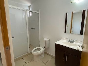 DEPARTAMENTO EN RENTA EN EL MORAL 3 RECAMARAS C/U CON BAÑO