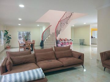 Casa en arriendo en el sector Loma del Escobero, Envigado