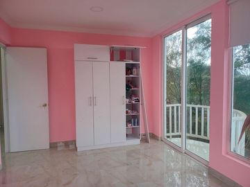 Casa en arriendo en el sector Loma del Escobero, Envigado