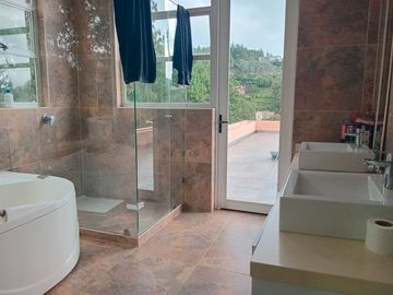 Casa en arriendo en el sector Loma del Escobero, Envigado