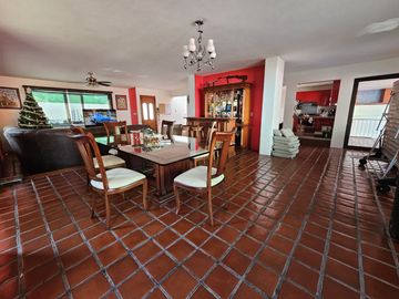 (CVO) CASA EN LOMAS TETELA $5,750,000