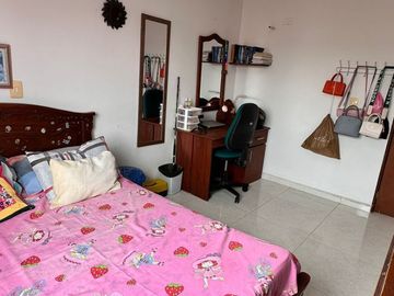 CASA EN CONJUNTO CERRADO