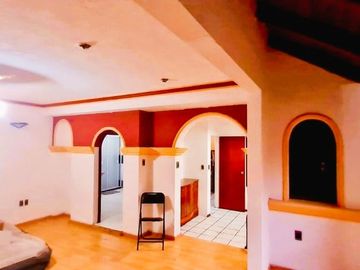 La casa está ubicada en la col. Fuentes de Morelia una de las zonas con más plus valía, seguras, bonitas & cotizadas de Morelia estando a min. literal