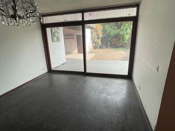 LINDA CASA PARA MEJORARLA, ESPACIOS SUPER AMPLIOS, A PRECIO DE OCASION, $1,460 m2, Urb. HUMBOLT, MIRAFLORES