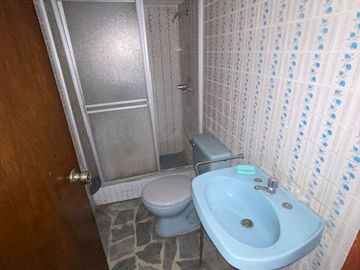 LINDA CASA PARA MEJORARLA, ESPACIOS SUPER AMPLIOS, A PRECIO DE OCASION, $1,460 m2, Urb. HUMBOLT, MIRAFLORES