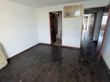 LINDA CASA PARA MEJORARLA, ESPACIOS SUPER AMPLIOS, A PRECIO DE OCASION, $1,460 m2, Urb. HUMBOLT, MIRAFLORES