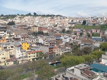 Oportunidad Única Casa de venta en el Centro Histórico de Quito ,con tres departamentos