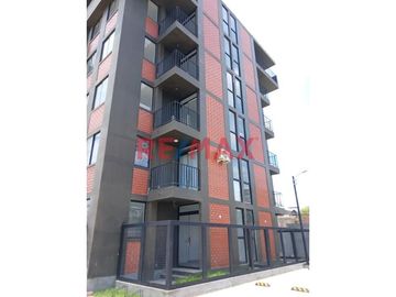 Departamento En Alquiler De Estreno En Primer Piso Con Cochera En Las Palmeras Centenario // ID: 1129620