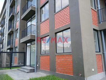 Departamento En Alquiler De Estreno En Primer Piso Con Cochera En Las Palmeras Centenario // ID: 1129620