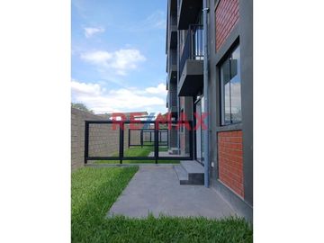 Departamento En Alquiler De Estreno En Primer Piso Con Cochera En Las Palmeras Centenario // ID: 1129620