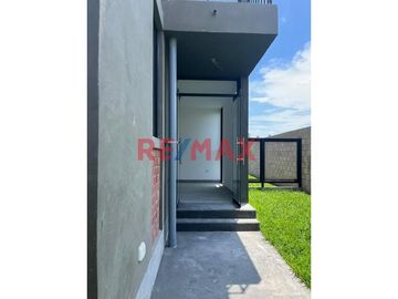 Departamento En Alquiler De Estreno En Primer Piso Con Cochera En Las Palmeras Centenario // ID: 1129620