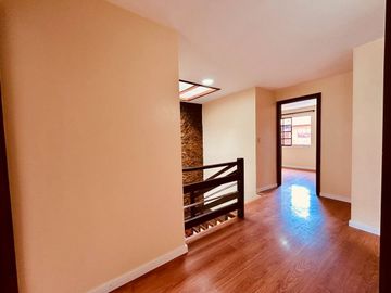 Casa de venta 5 dormitorios en Cuenca Ecuador