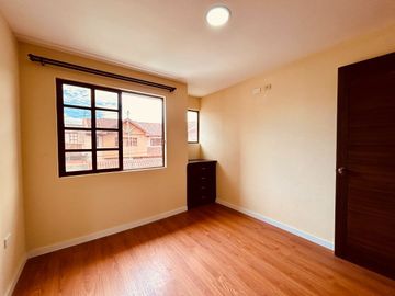Casa de venta 5 dormitorios en Cuenca Ecuador
