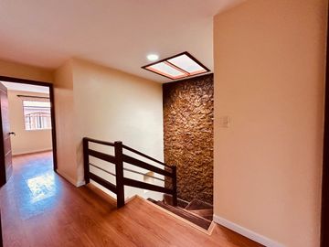 Casa de venta 5 dormitorios en Cuenca Ecuador