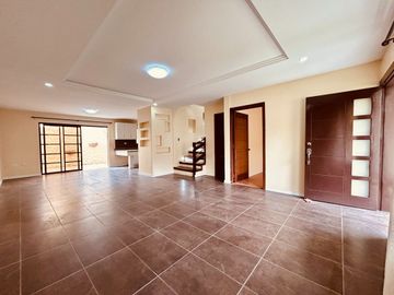 Casa de venta 5 dormitorios en Cuenca Ecuador