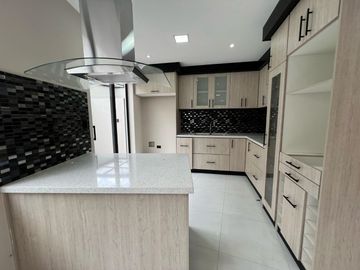 Venta de Casa por estrenar- ubicado en Ricaurte