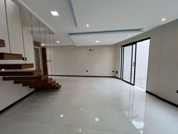 Venta de Casa por estrenar- ubicado en Ricaurte