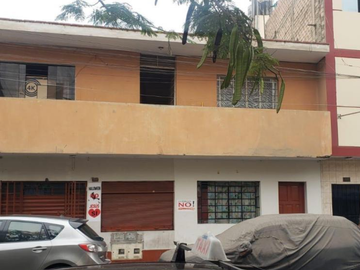 Venta de Casa Como Terreno en Cercado de Lima