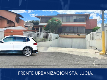 Espectacular casa de venta en Santa Lucia 2, junto al Paseo S. Francisco