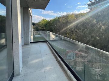 Departamento en venta Junto a Puerta del Bosque, 2 Rec, 2.5 B, 2 estacionamientos