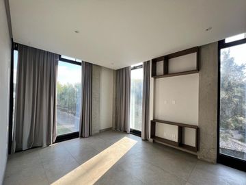 Departamento en venta Junto a Puerta del Bosque, 2 Rec, 2.5 B, 2 estacionamientos