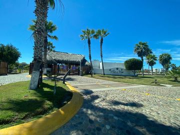 CASA EN VENTA EN NUEVO ALTATA EN PRIVADA VILLAS DEL MAR A ORILLA DE LAGO